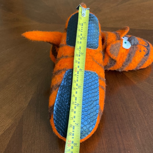 Orange Felt Wool Cat Shoes - Picture 2 of 6